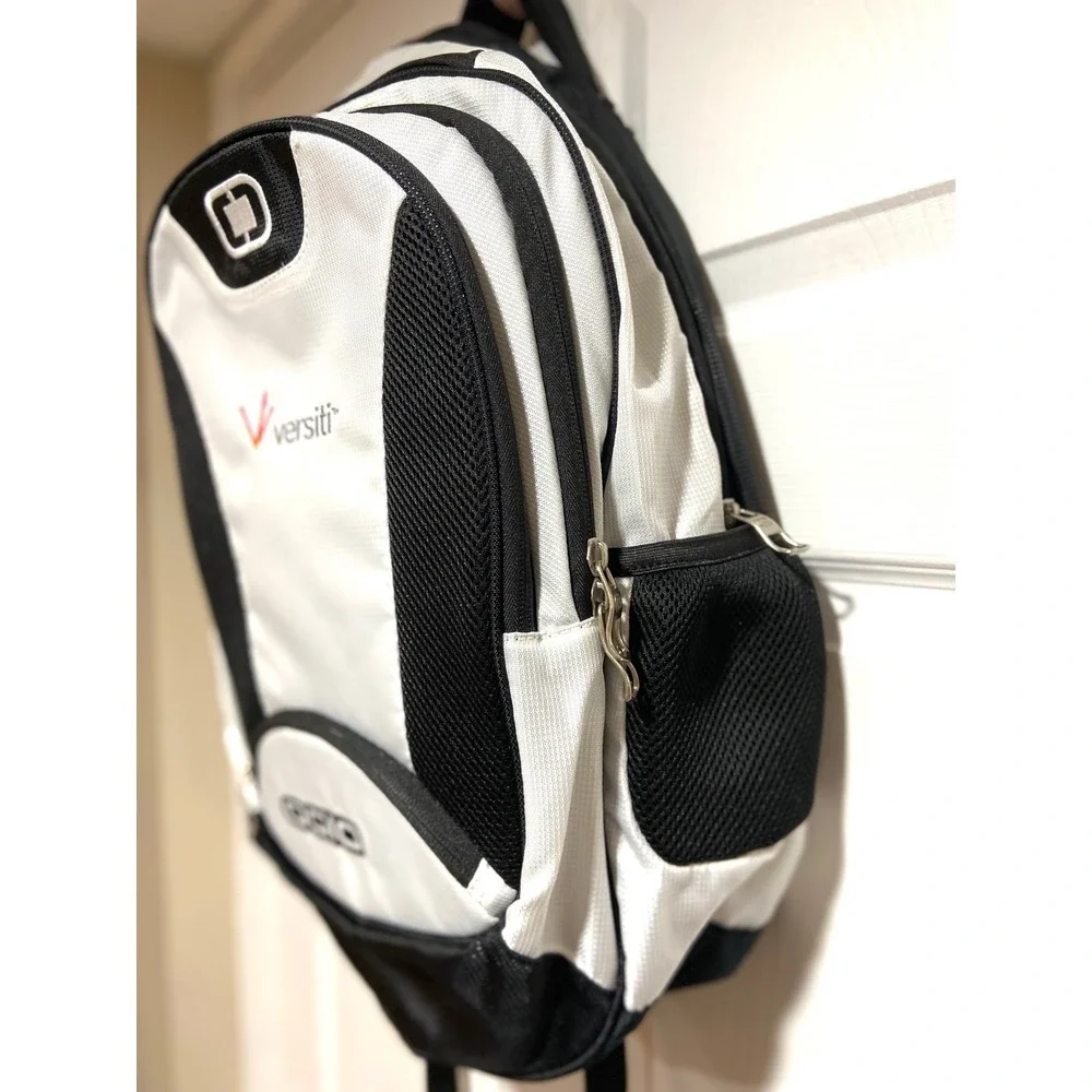 OGIO Versiti Backpack‎ White Black Laptop Sleeve School Travel Commuter Bag